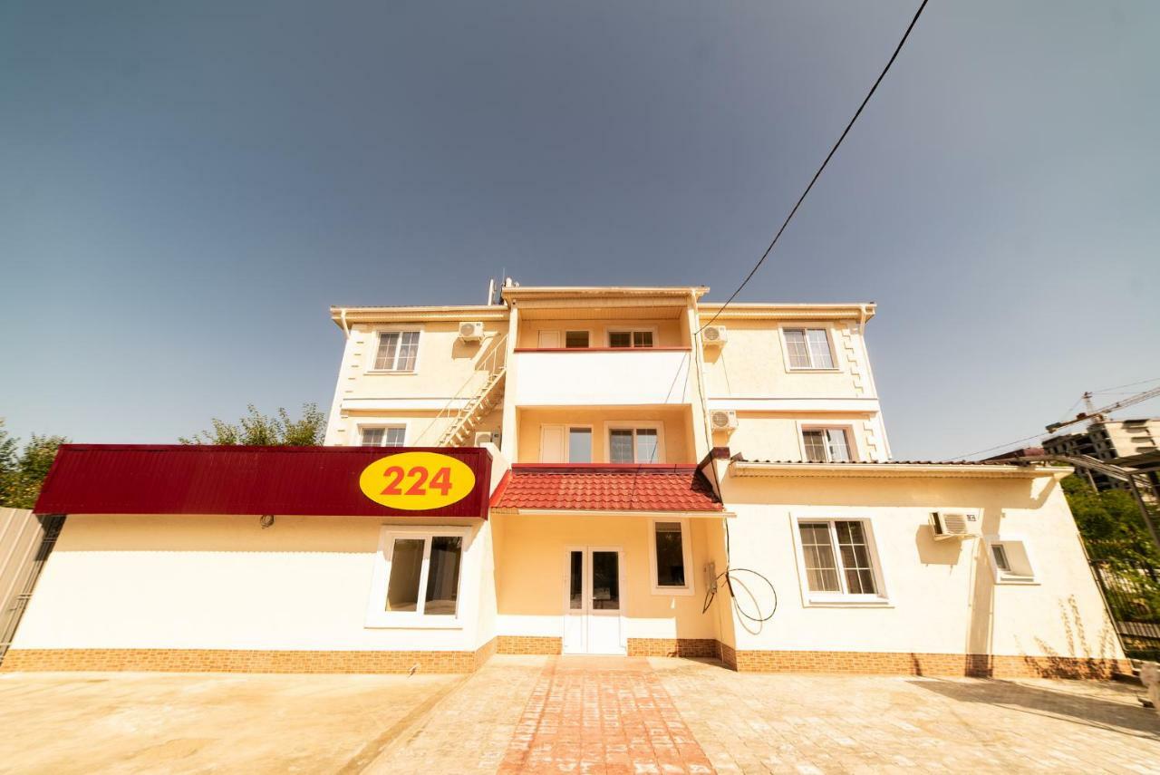 224 Hotel Алма Ата Екстериор снимка
