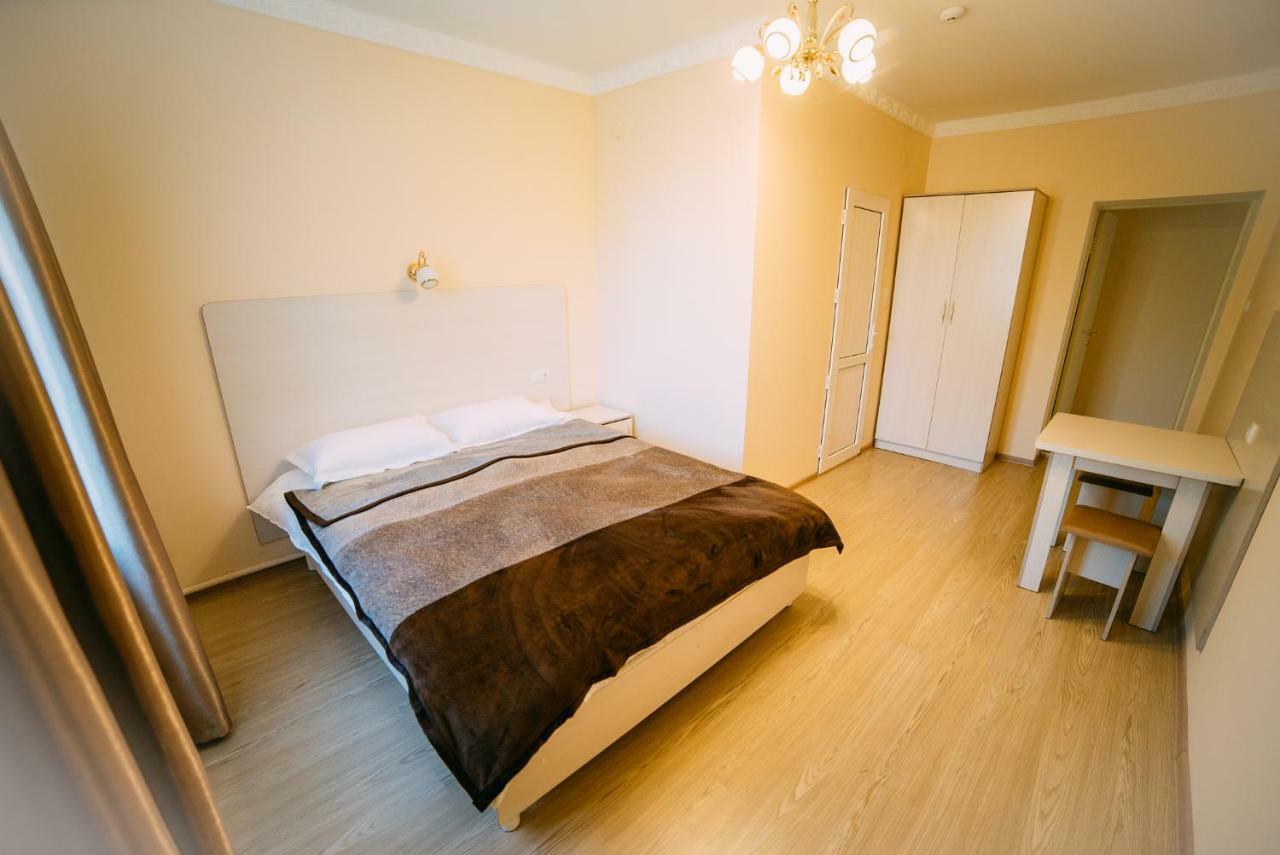 224 Hotel Алма Ата Екстериор снимка