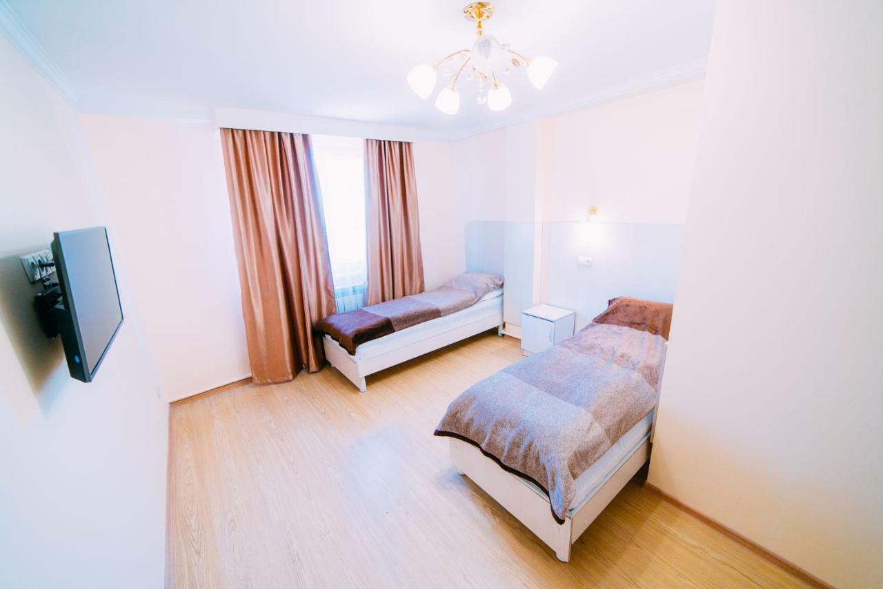 224 Hotel Алма Ата Екстериор снимка