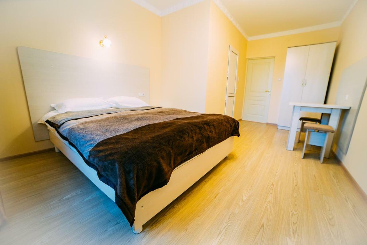 224 Hotel Алма Ата Екстериор снимка