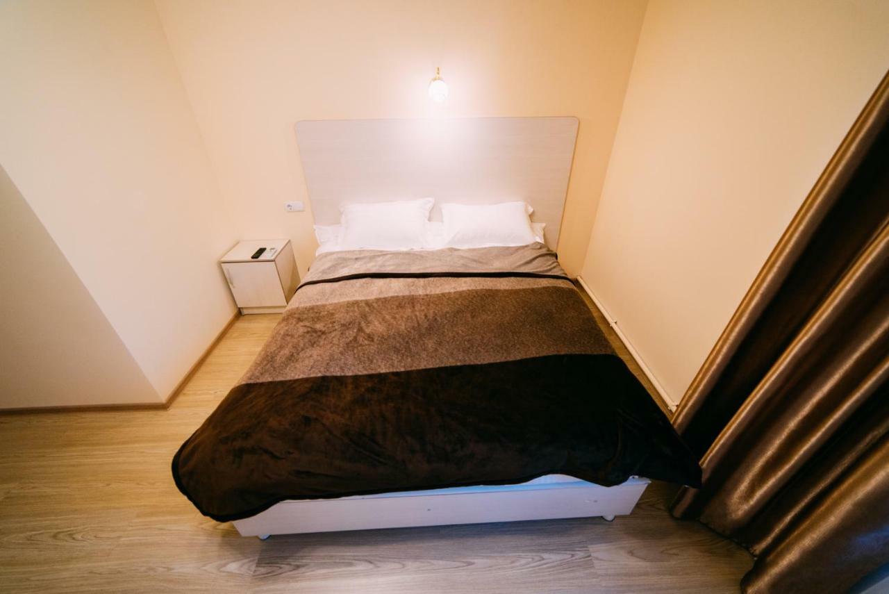 224 Hotel Алма Ата Екстериор снимка